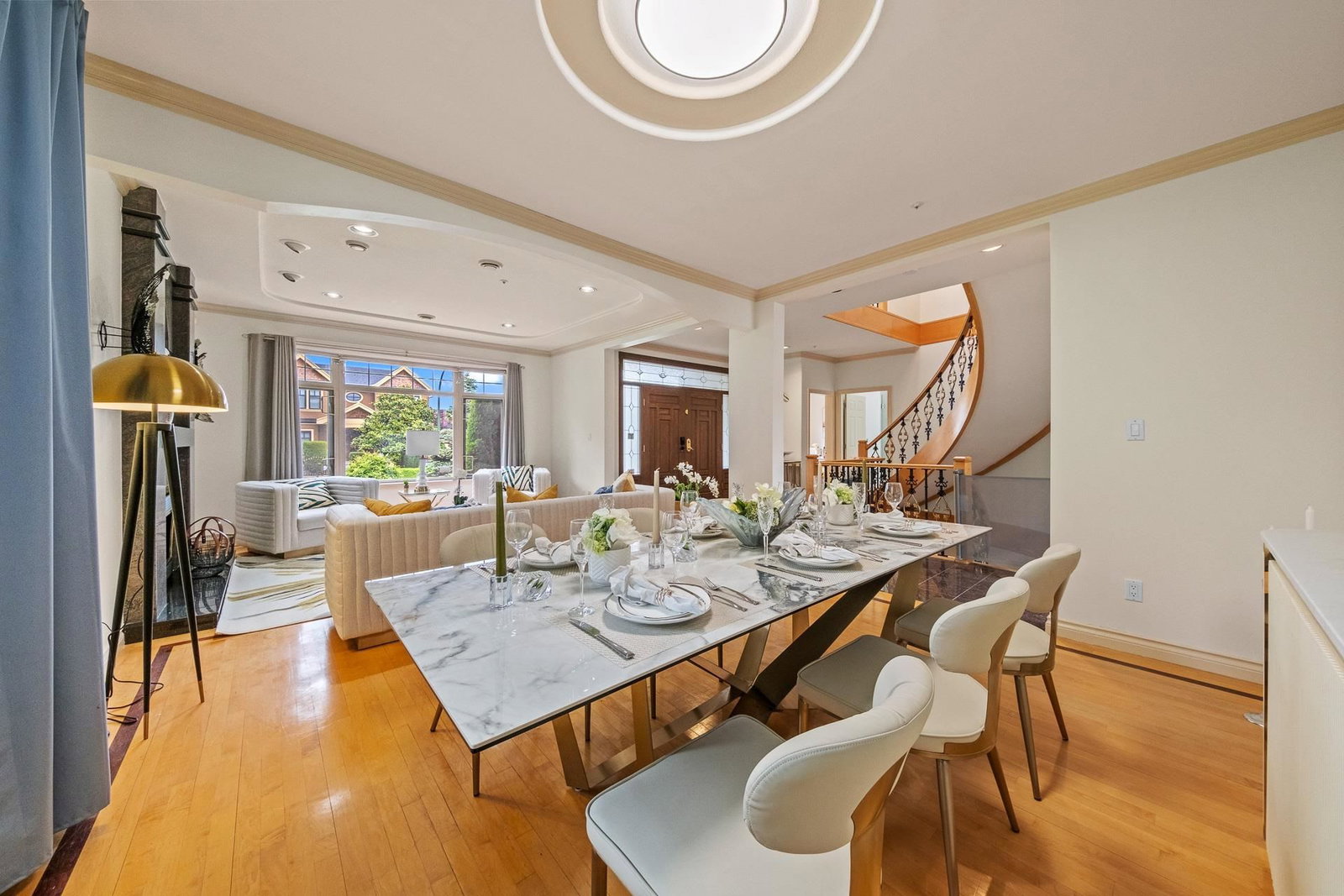 Listing Image 10