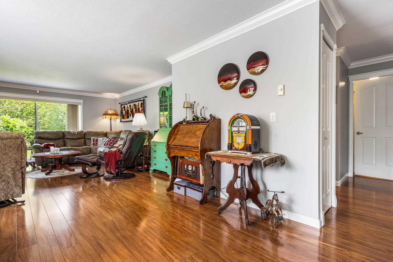 Listing Image 10
