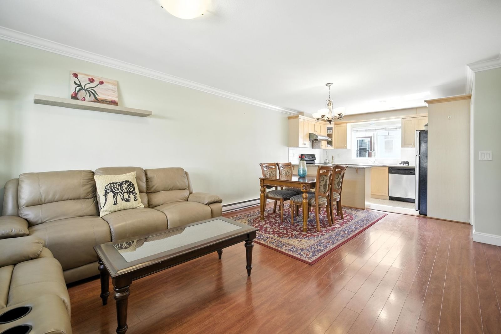 Listing Image 8