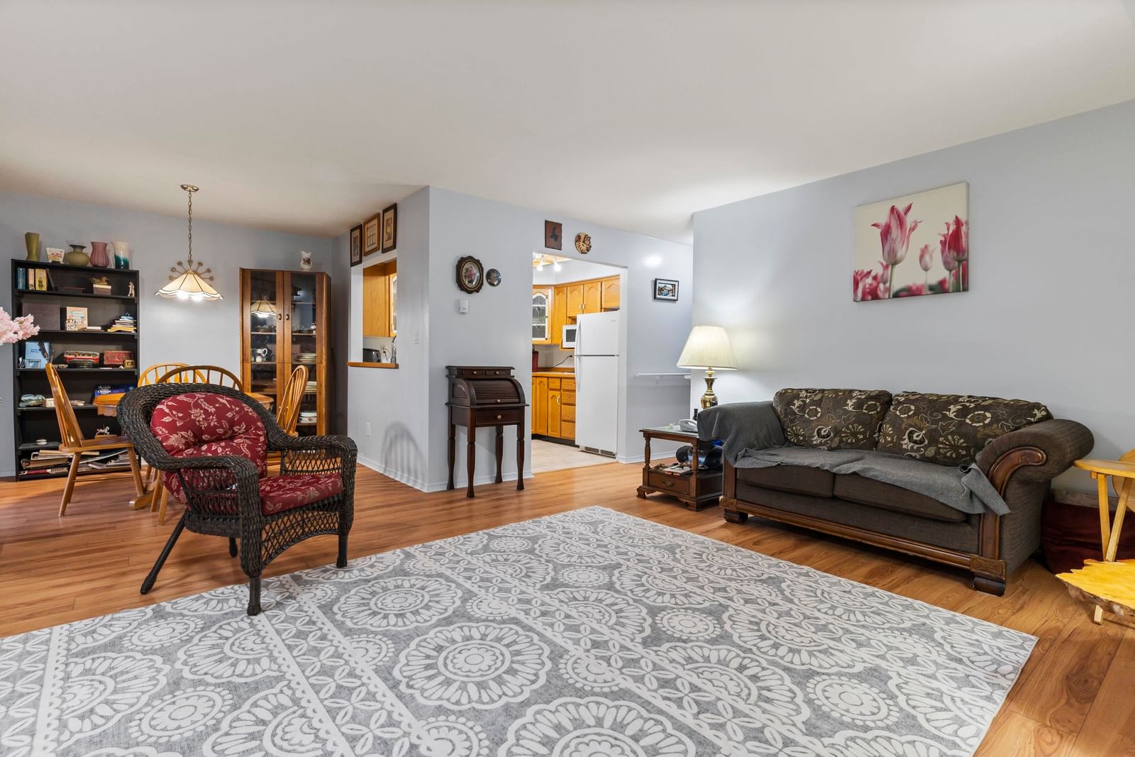Listing Image 11