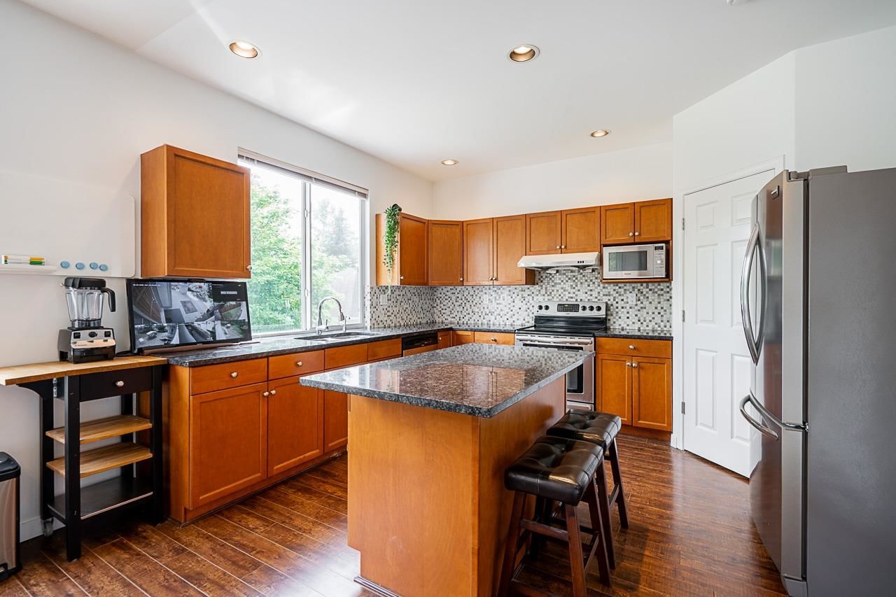 Listing Image 8