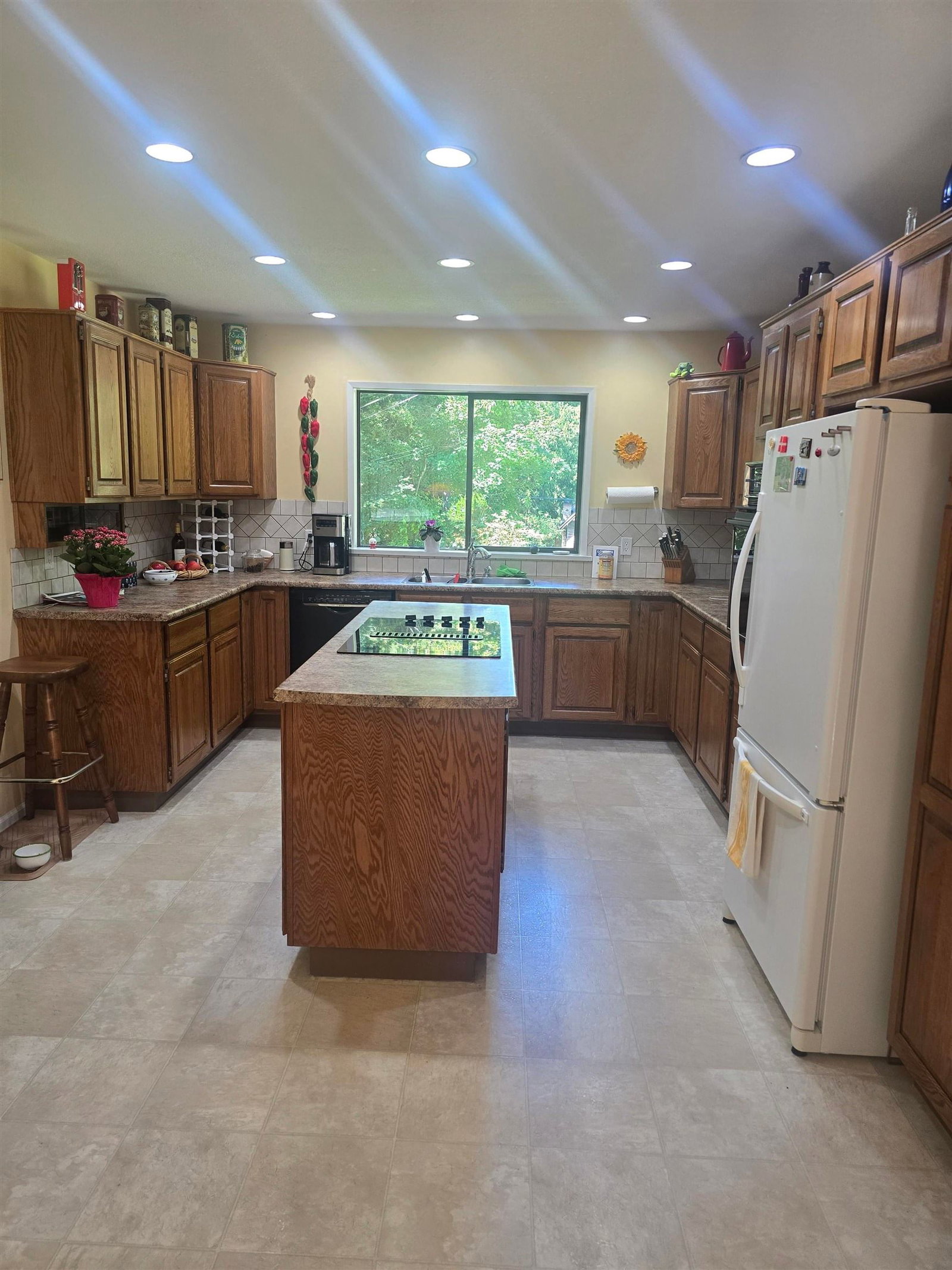 Listing Image 5