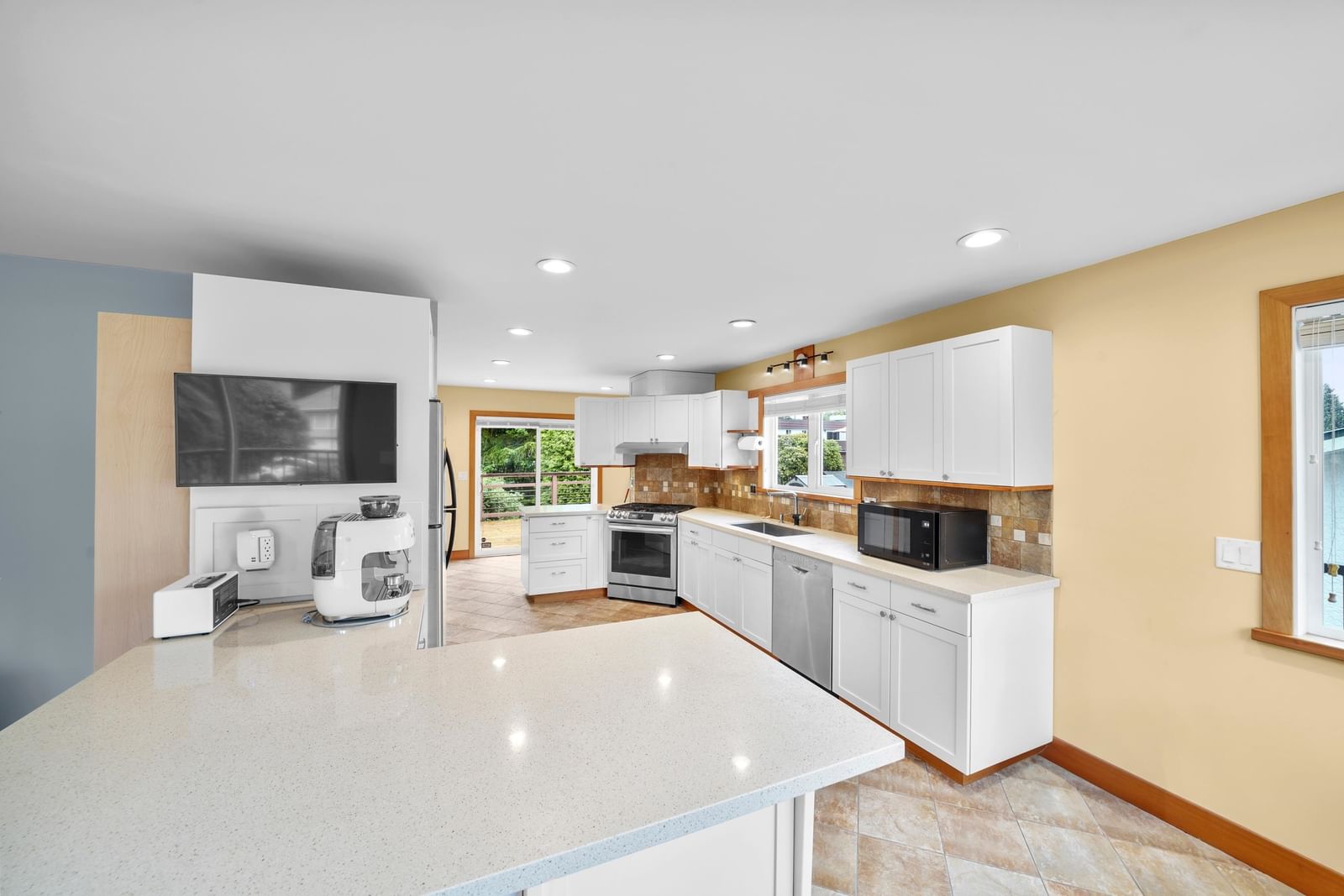 Listing Image 14