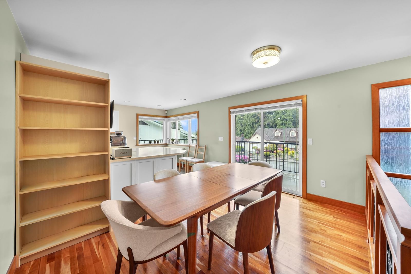 Listing Image 8