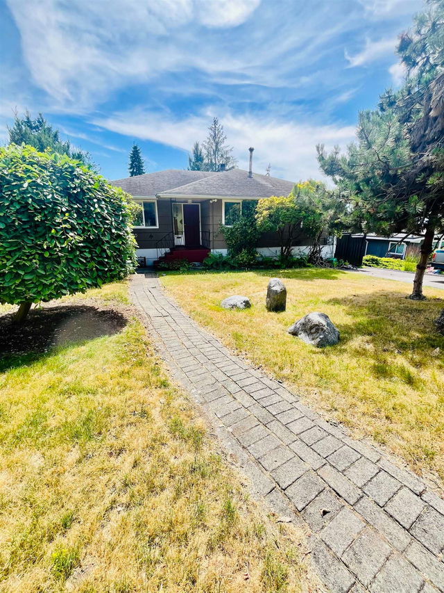 320 Seaforth Crescent