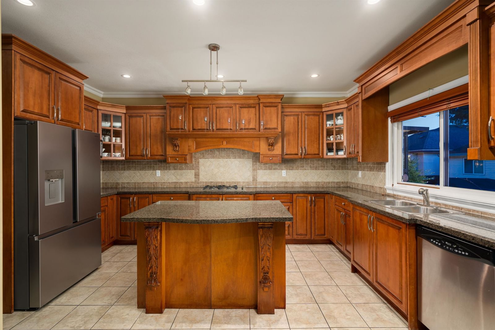 Listing Image 11