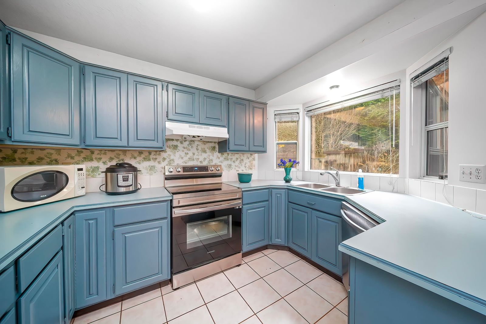 Listing Image 10
