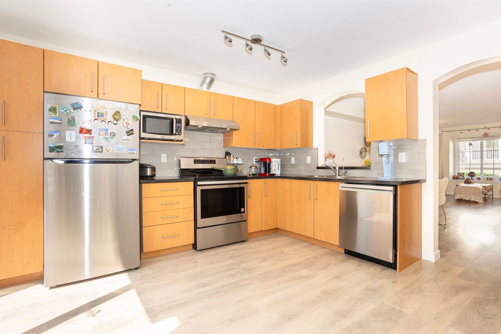 Listing Image 15