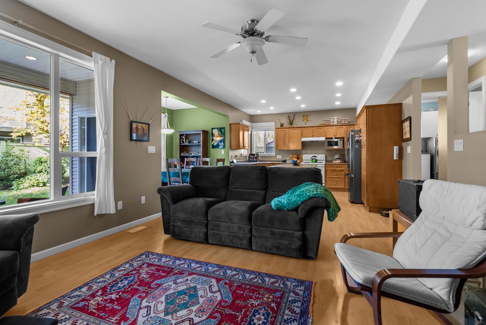 Listing Image 6