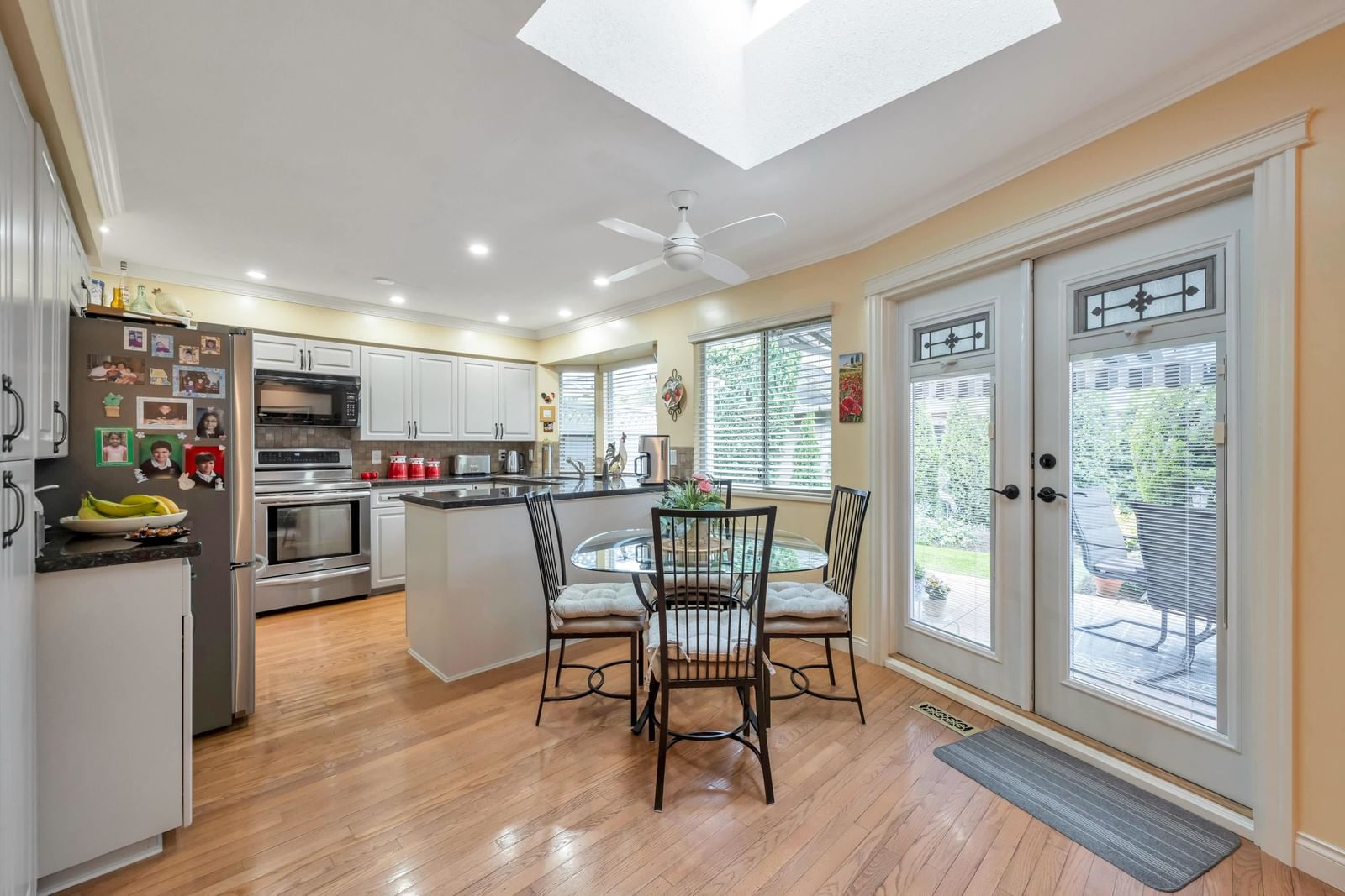Listing Image 12