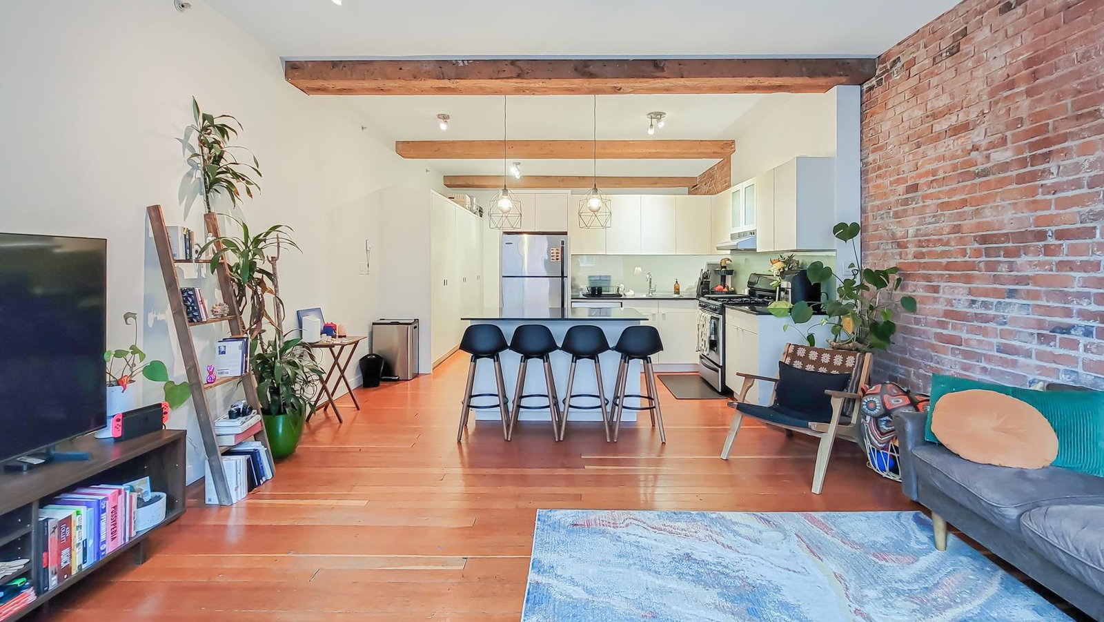 Listing Image 10