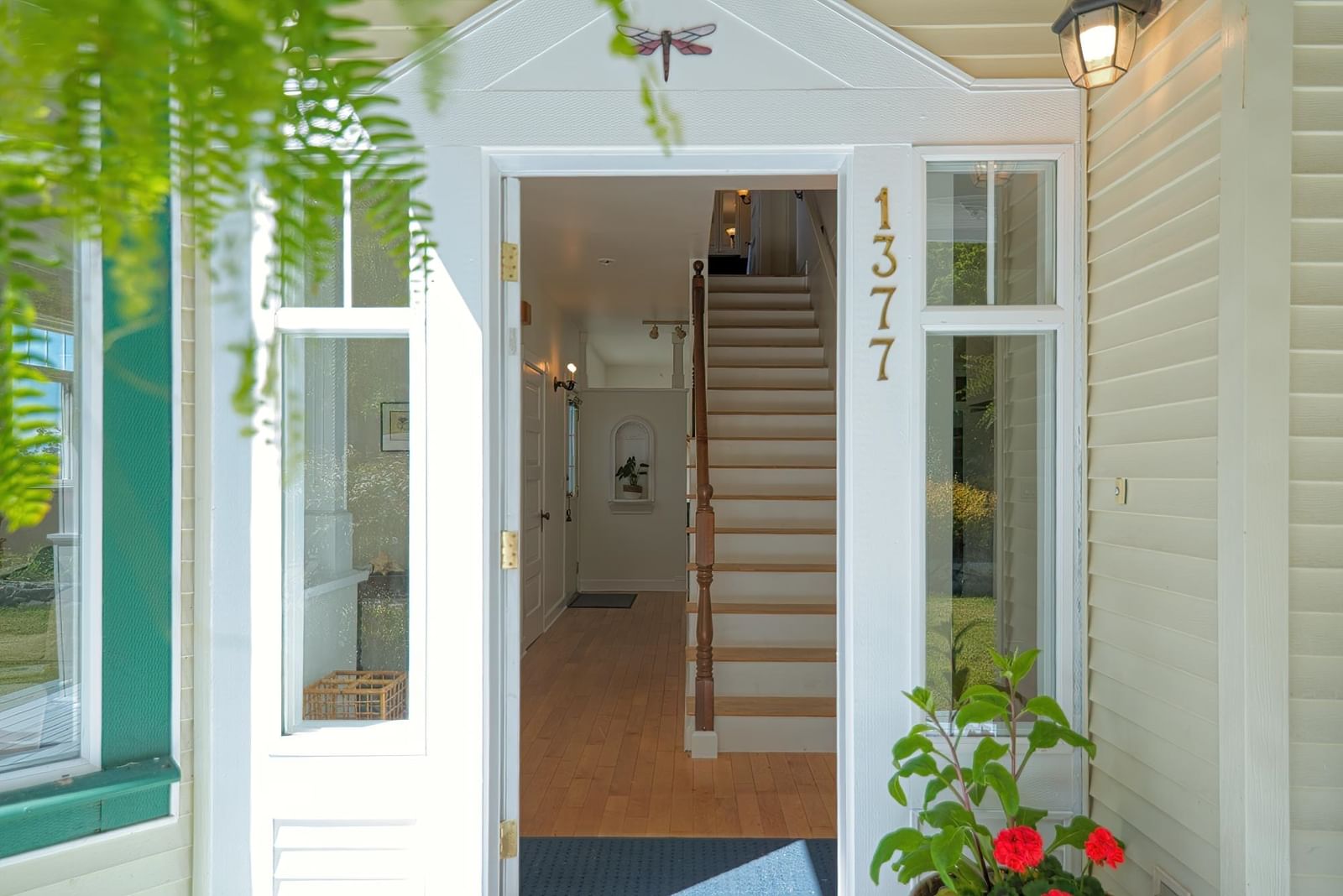Listing Image 5