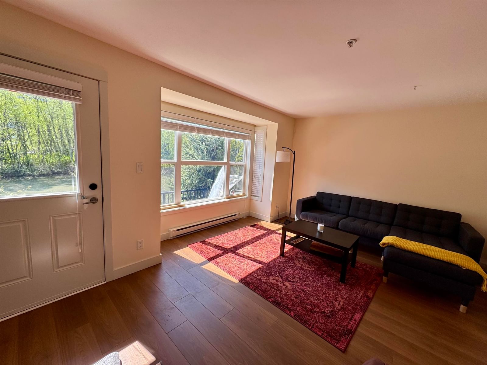 Listing Image 5