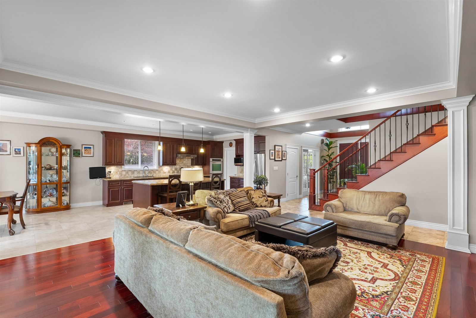 Listing Image 10
