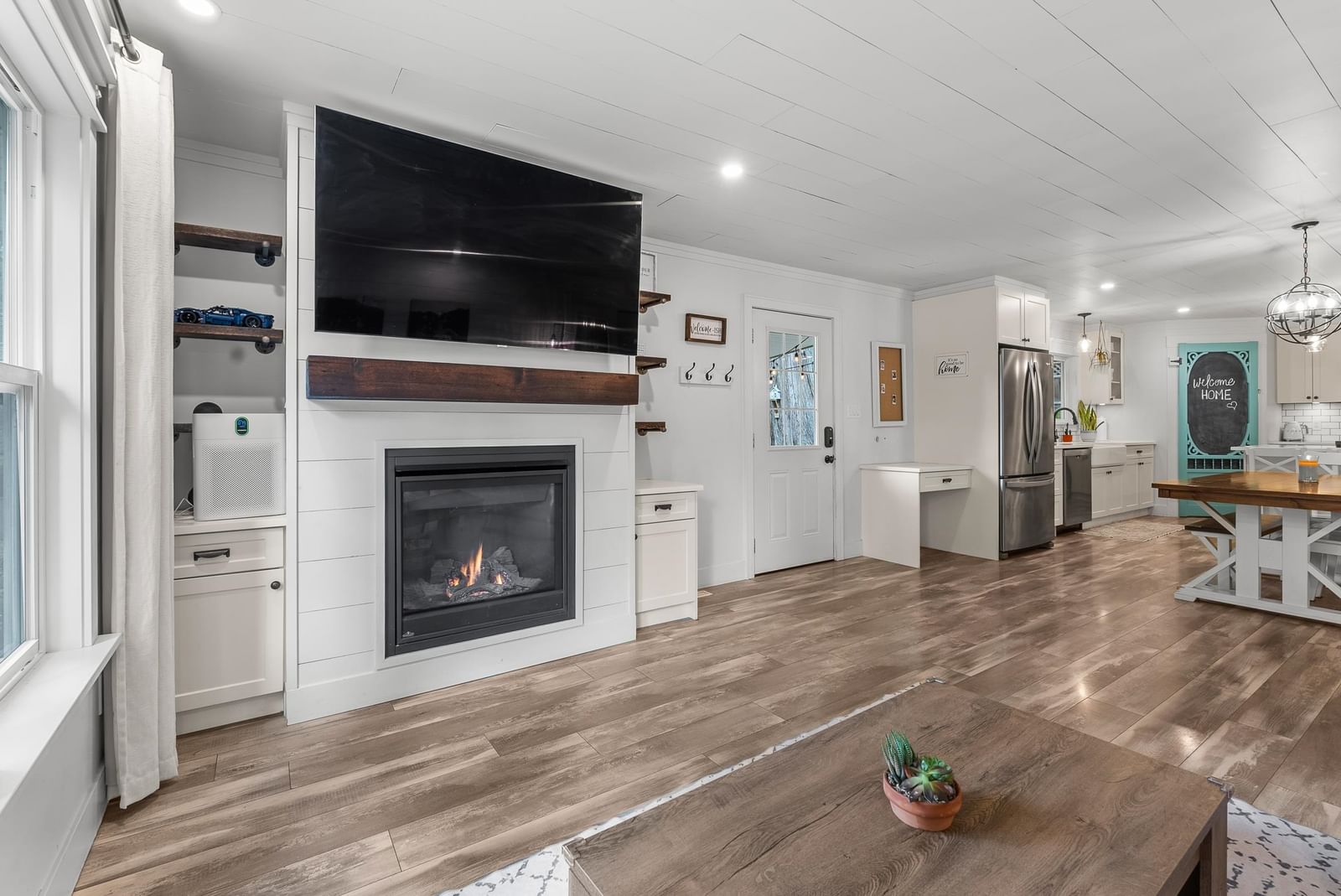 Listing Image 9