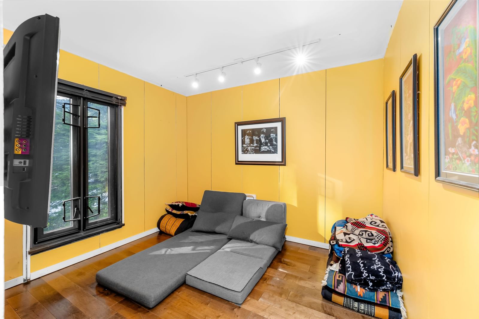 Listing Image 22