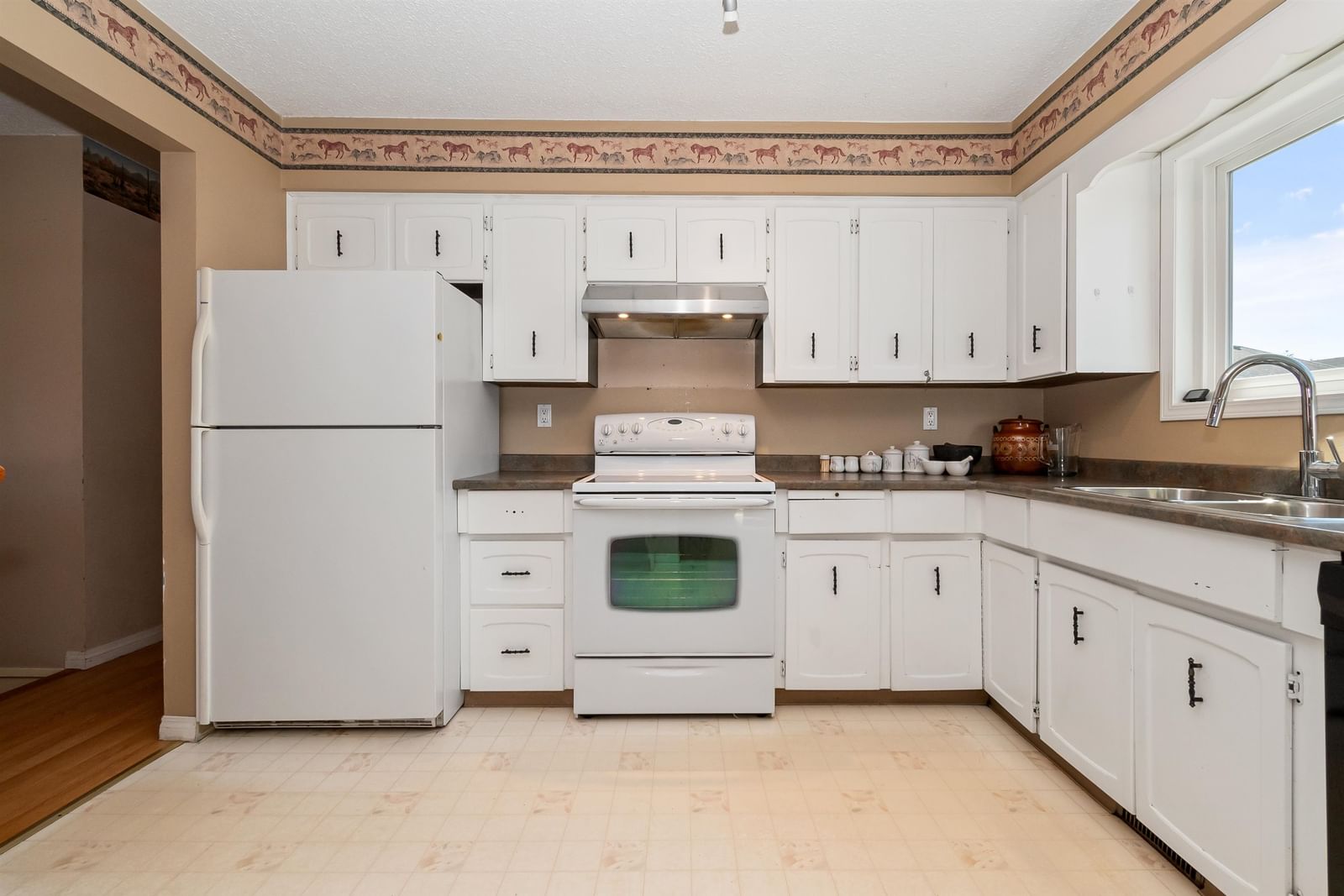 Listing Image 16