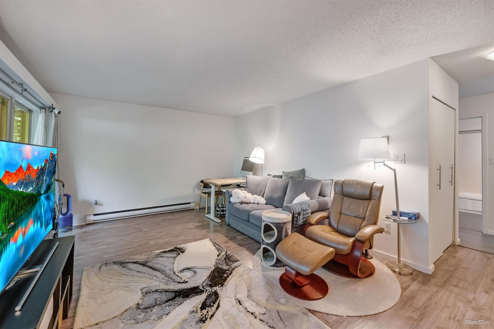 Listing Image 8