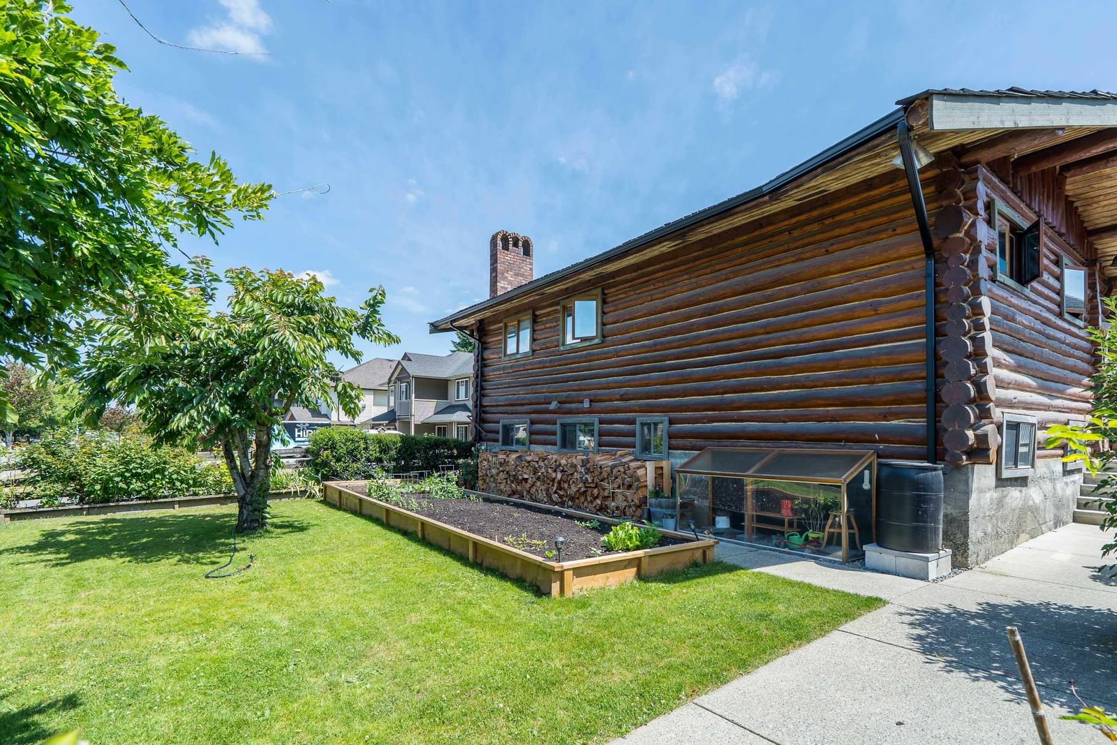 Listing Image 6