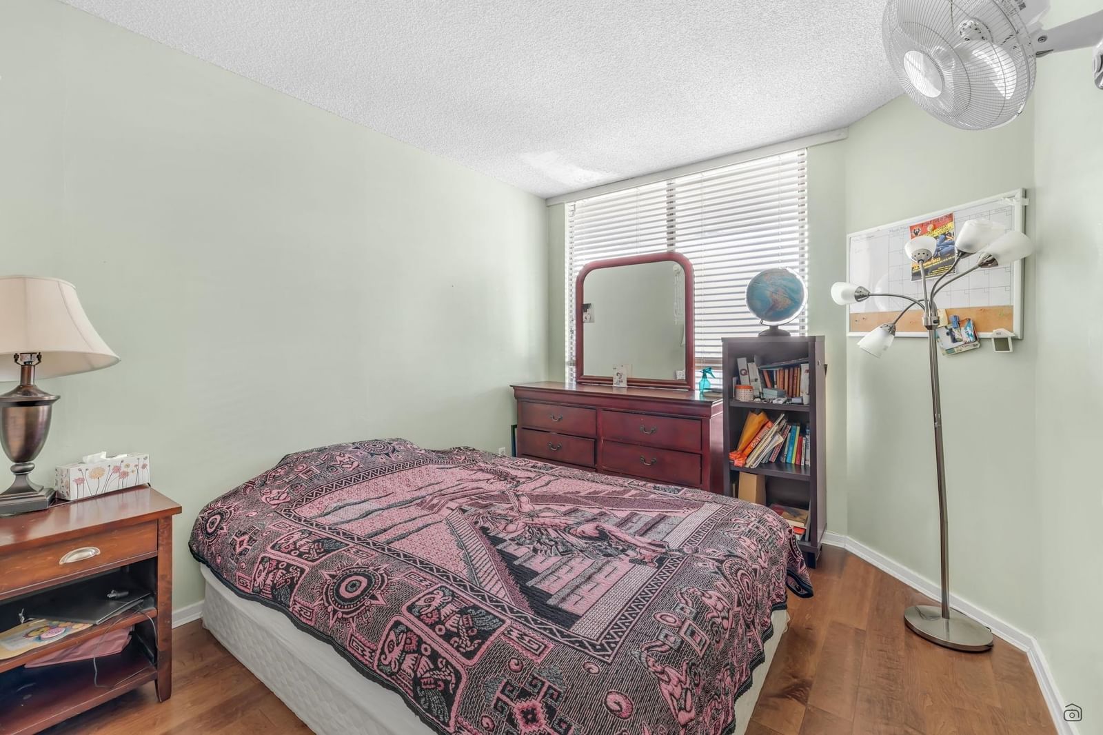 Listing Image 18