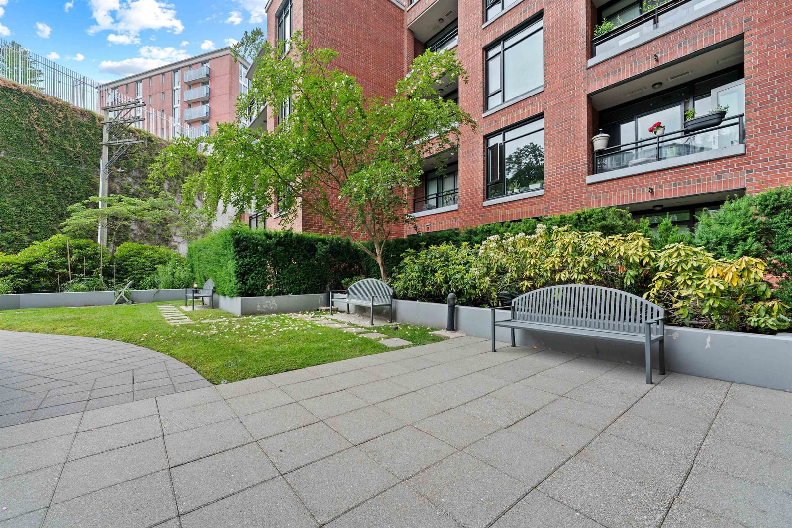 Listing Image 18
