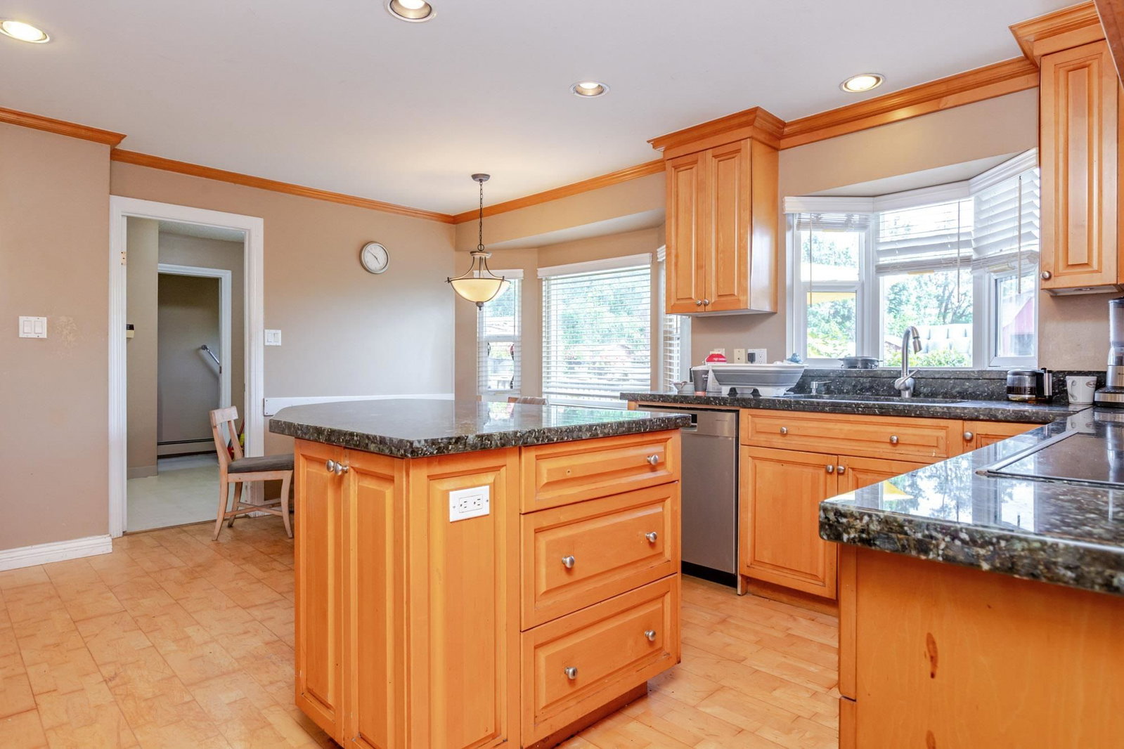Listing Image 13