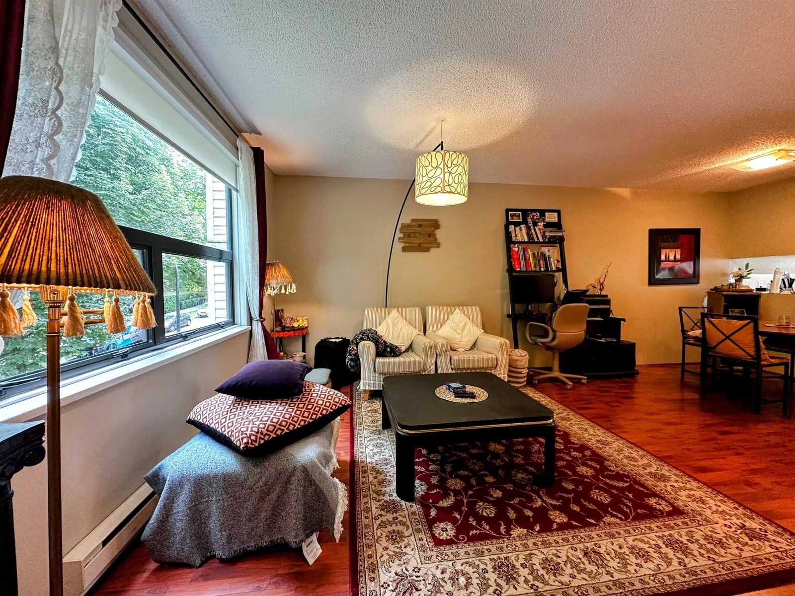 Listing Image 6