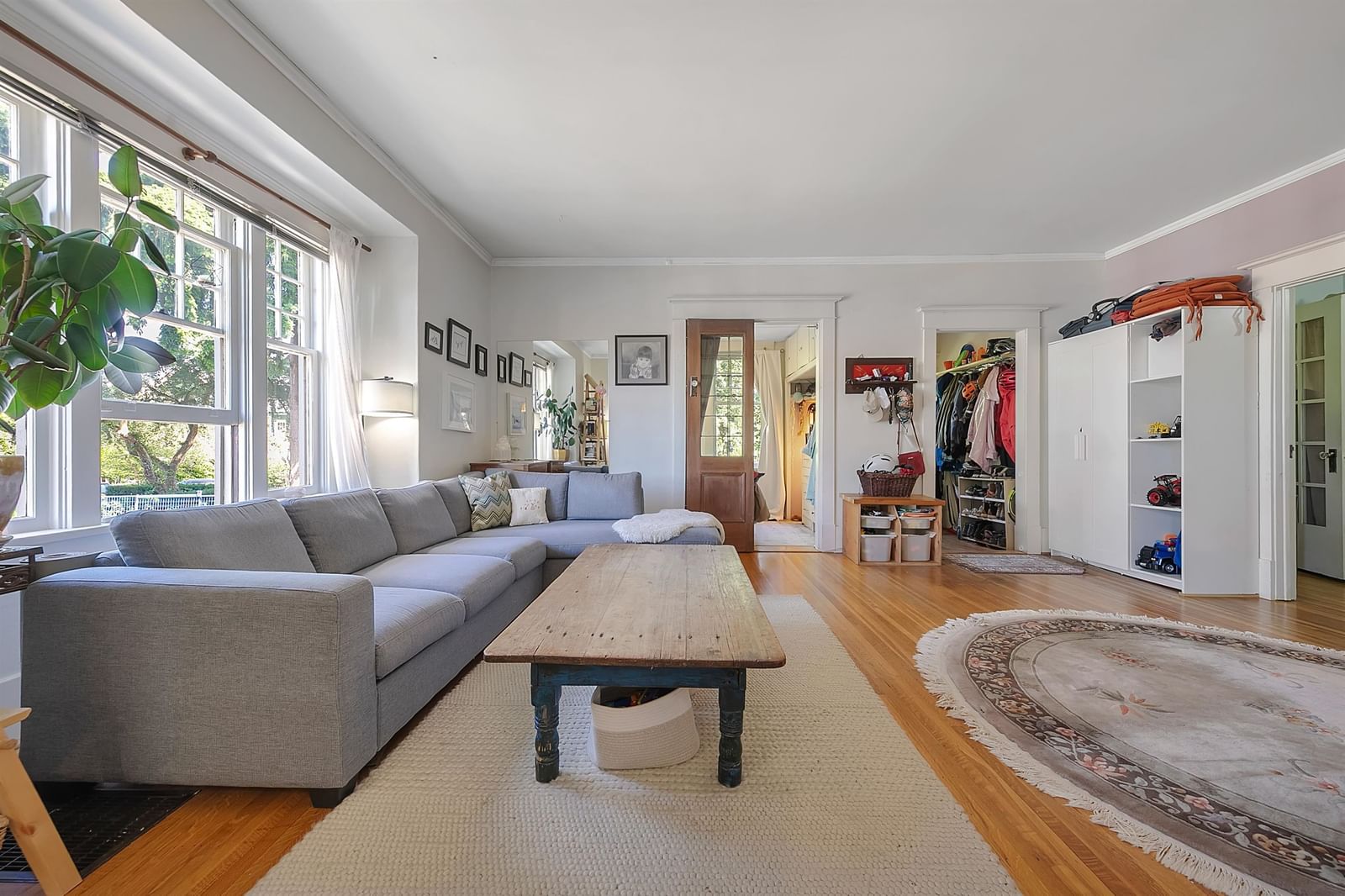 Listing Image 5