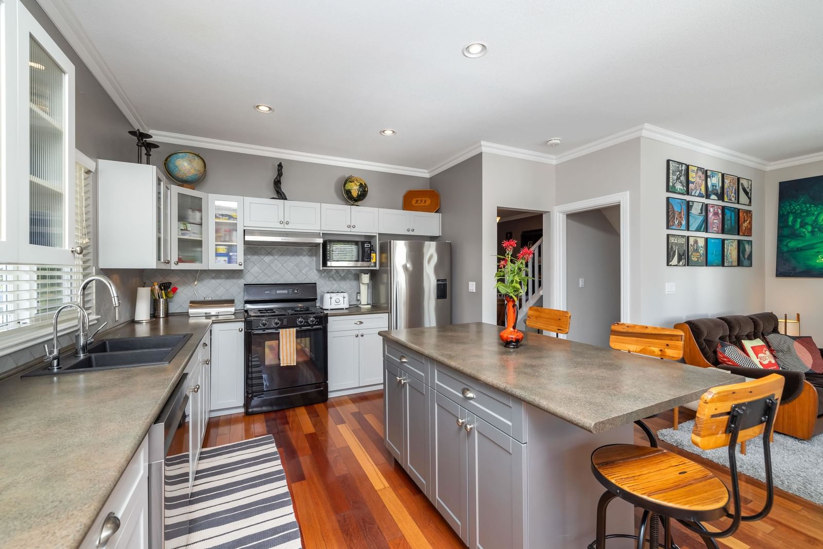 Listing Image 10