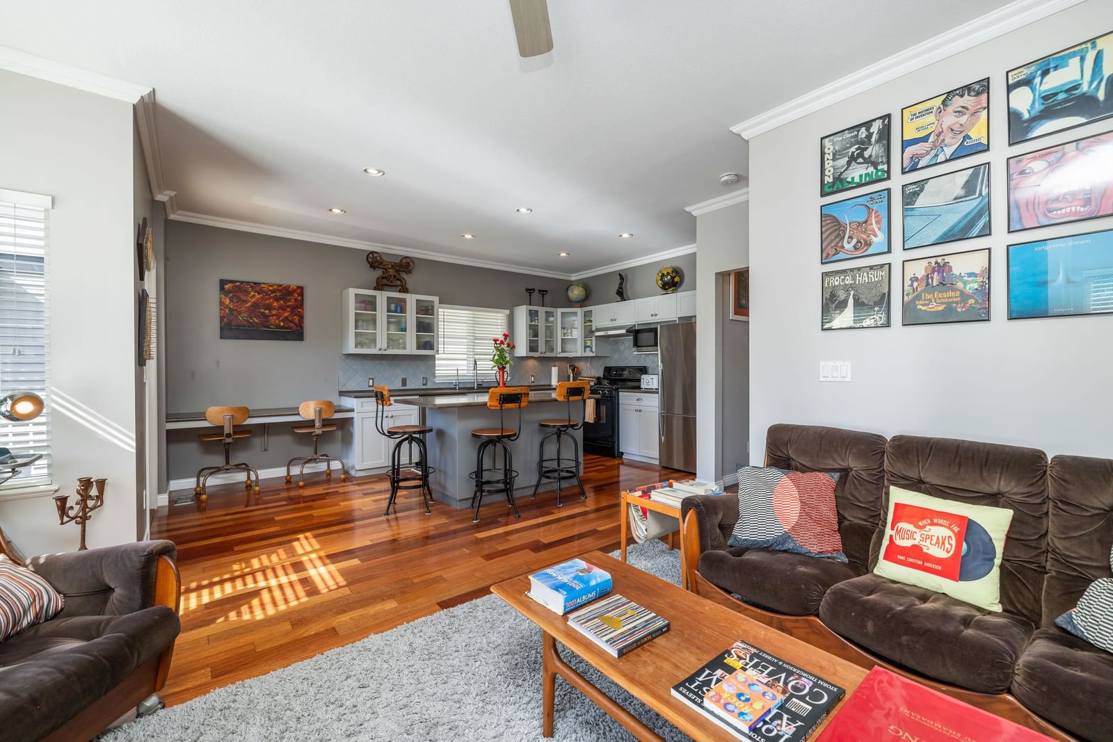 Listing Image 5