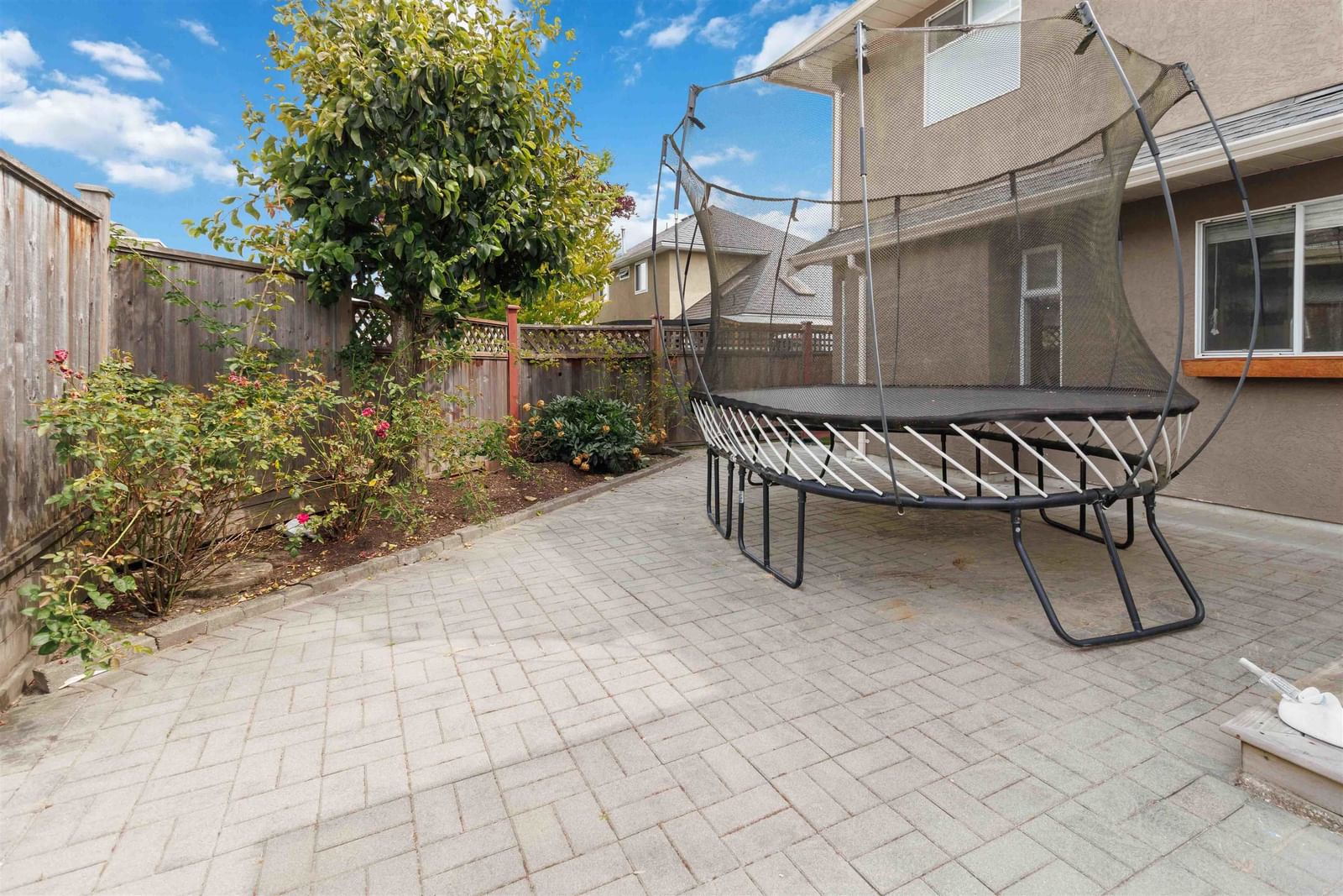 Listing Image 18