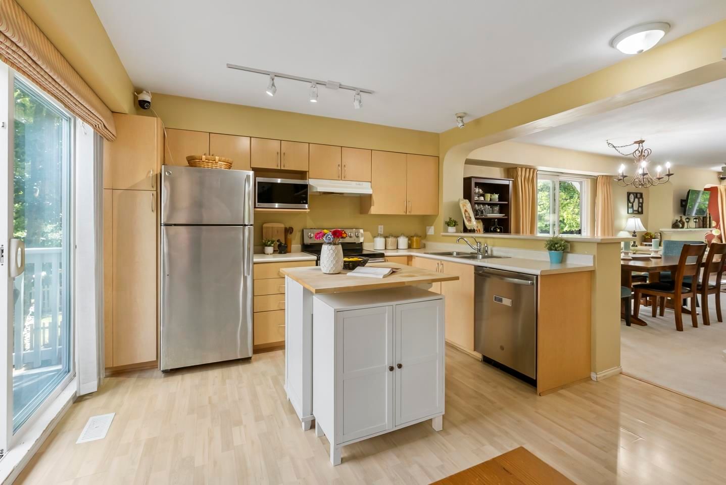 Listing Image 10