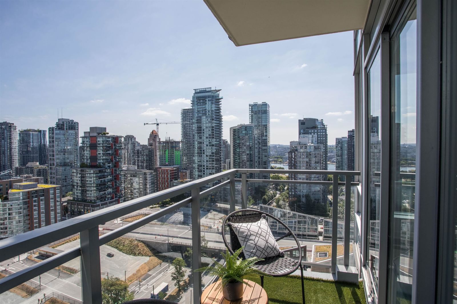 Listing Image 8