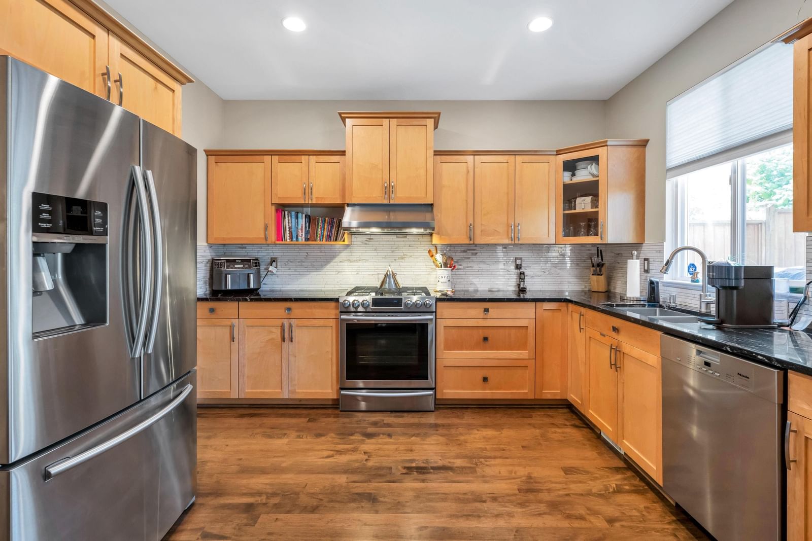 Listing Image 13