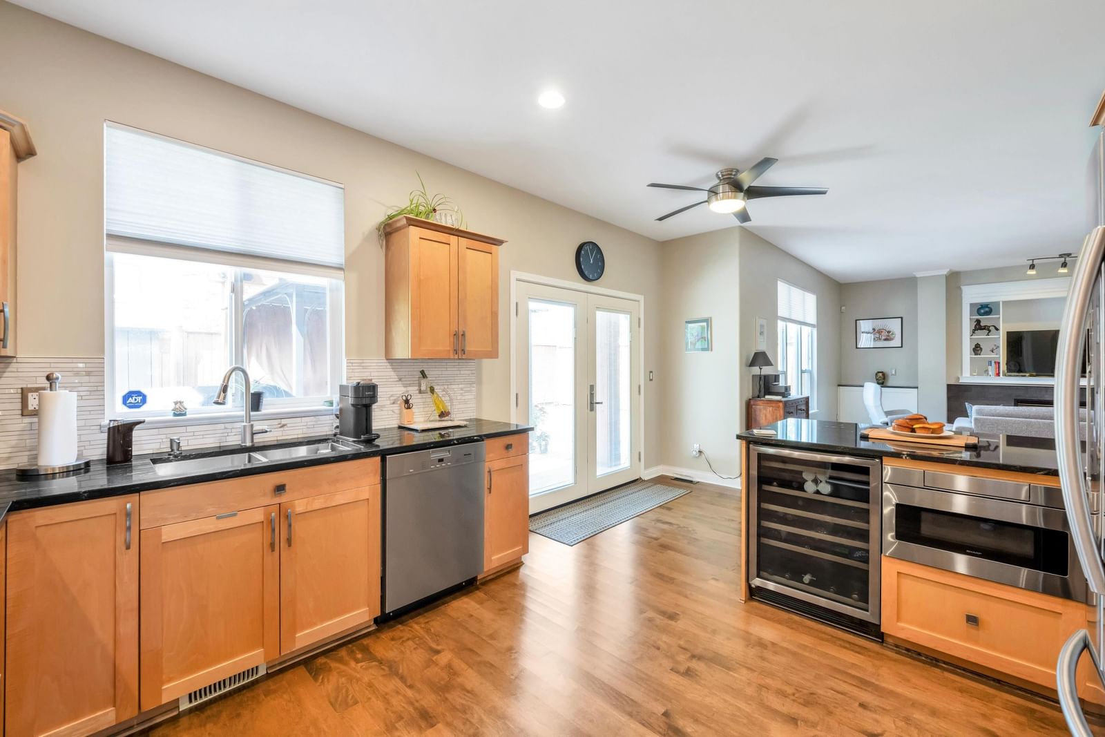 Listing Image 14