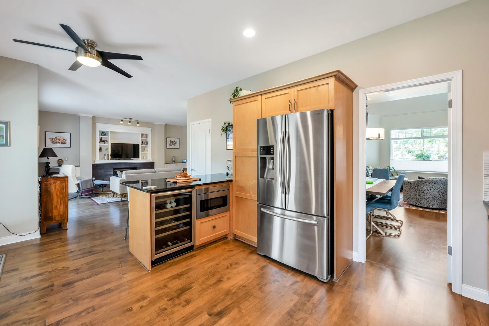Listing Image 15
