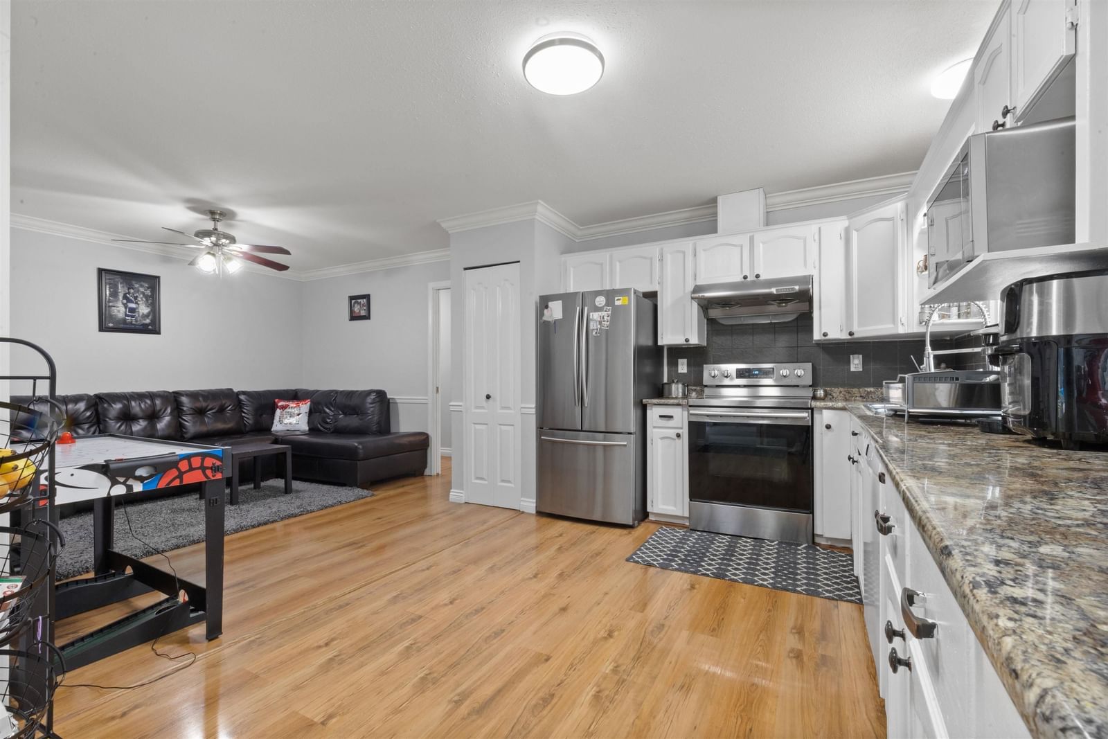 Listing Image 16