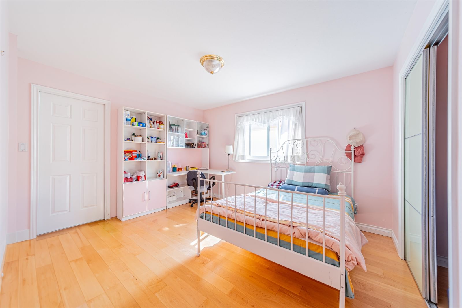 Listing Image 12