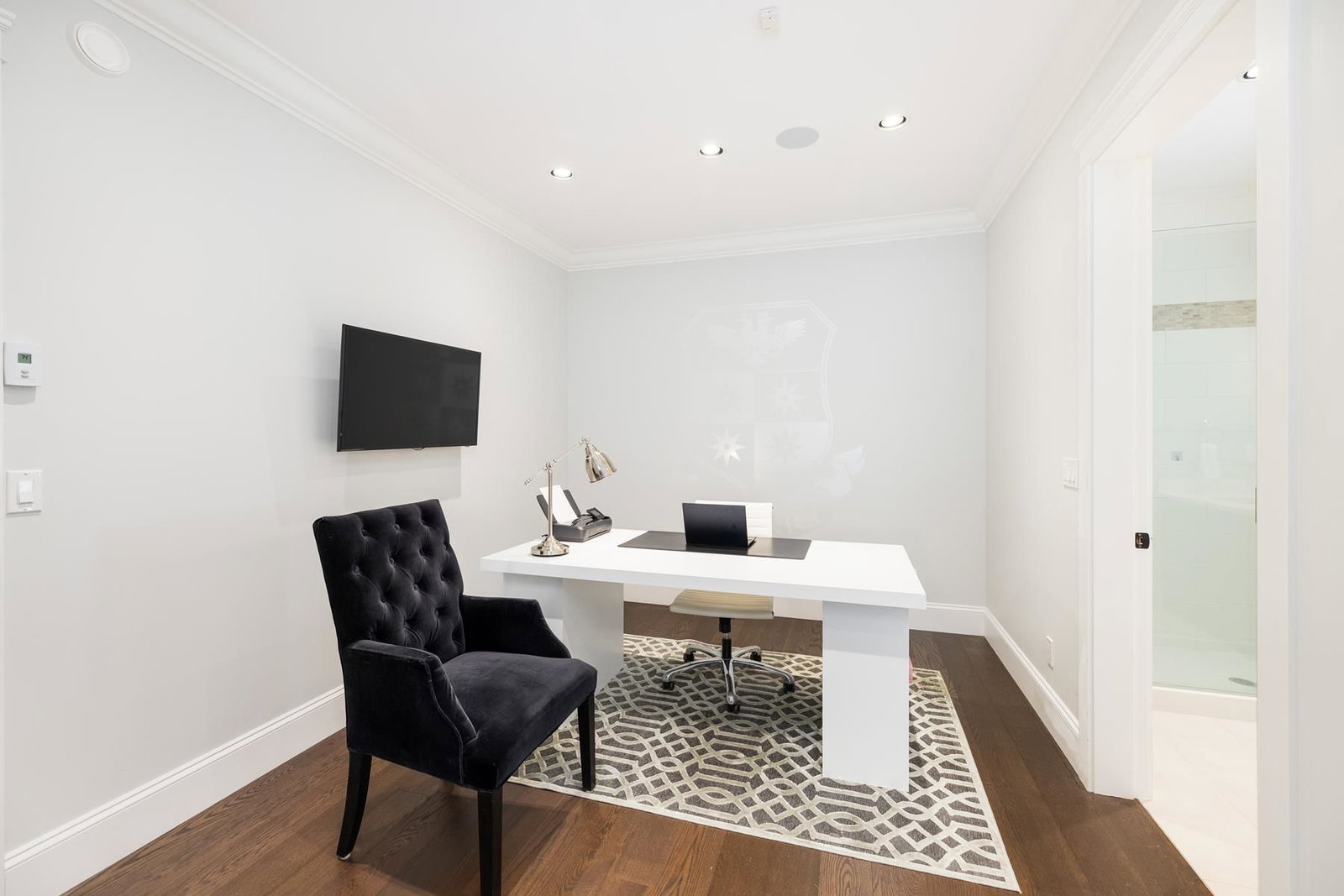 Listing Image 12