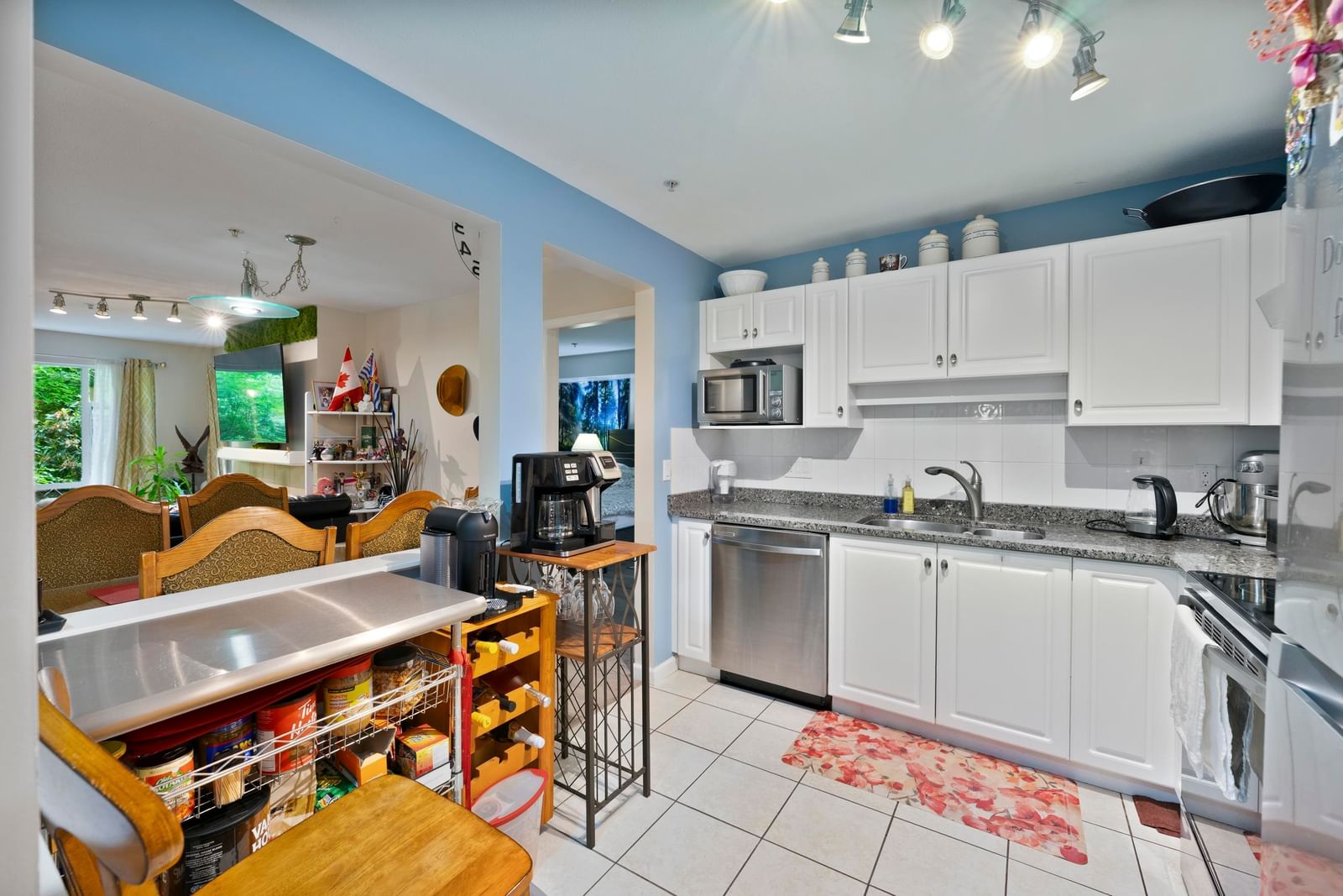 Listing Image 9