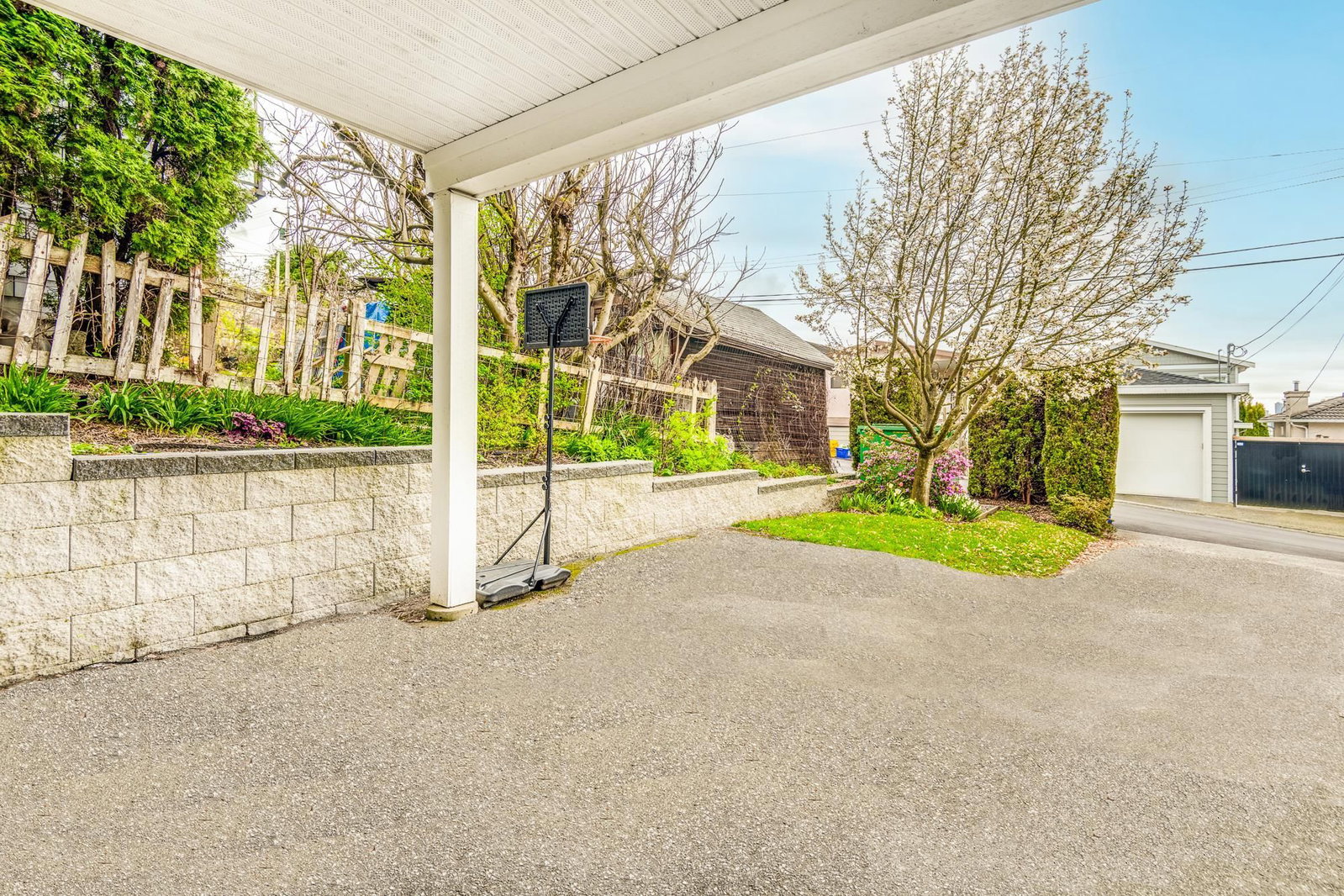 Listing Image 20