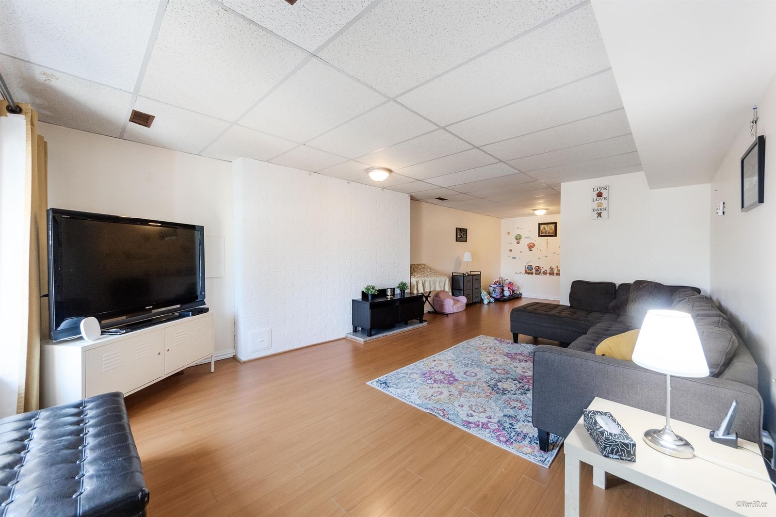 Listing Image 17