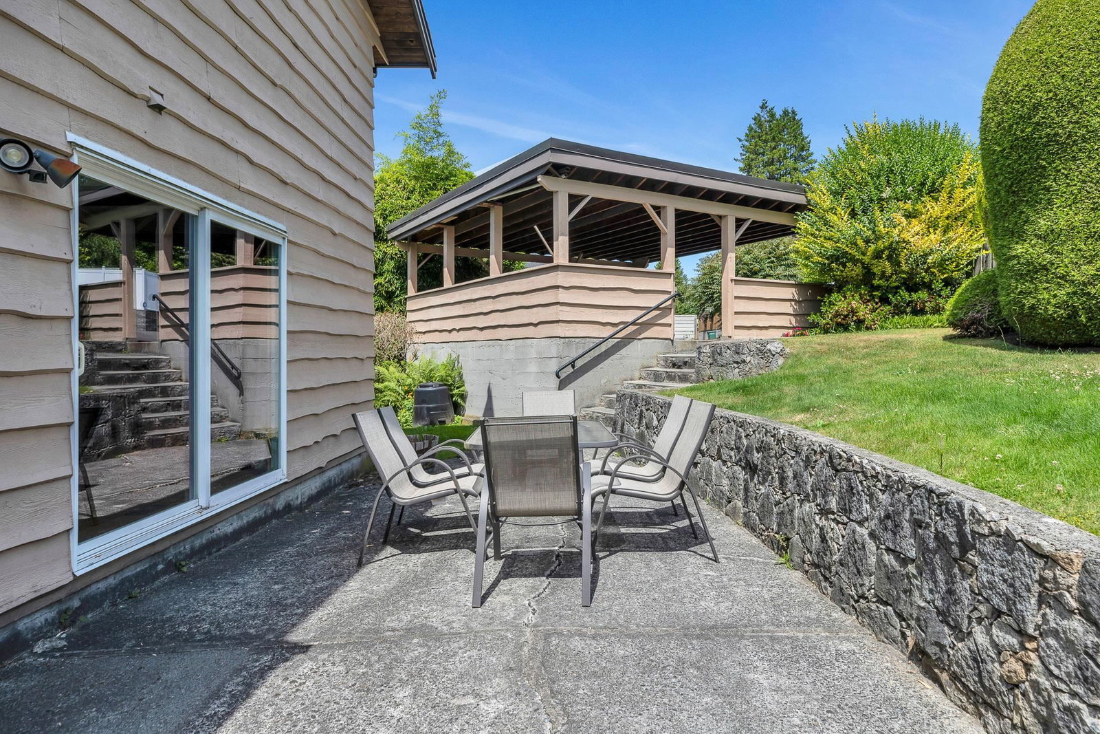 Listing Image 6