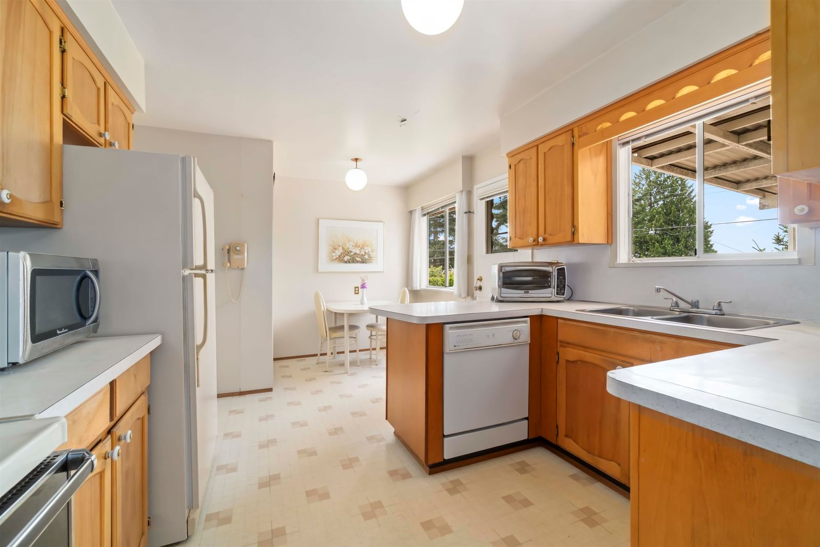 Listing Image 6