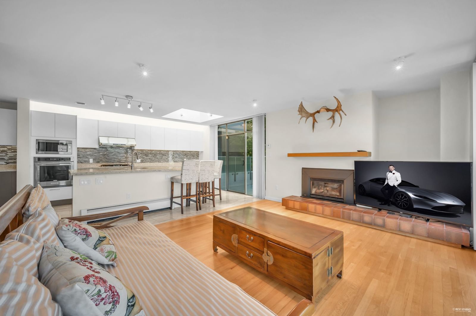 Listing Image 16