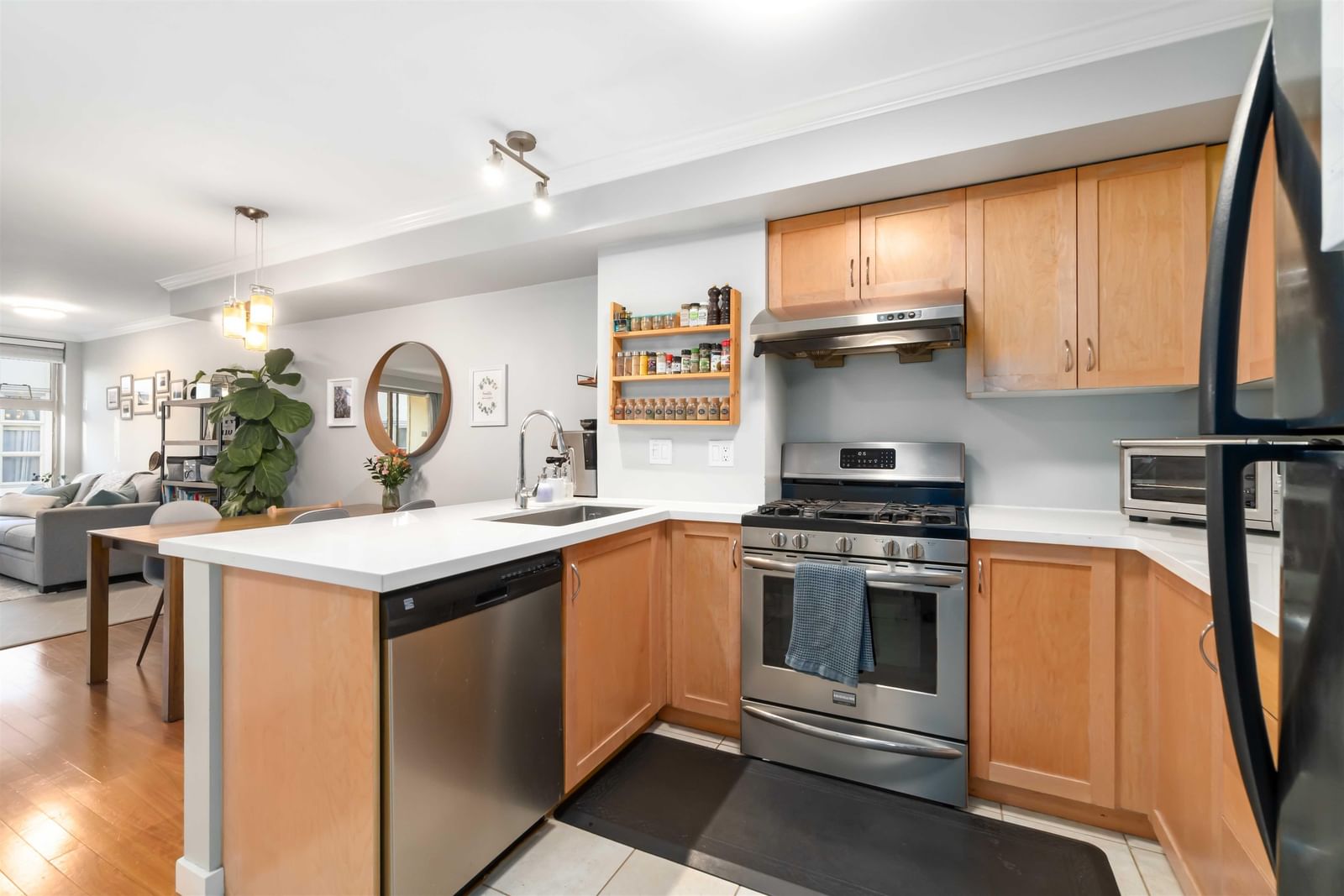 Listing Image 13