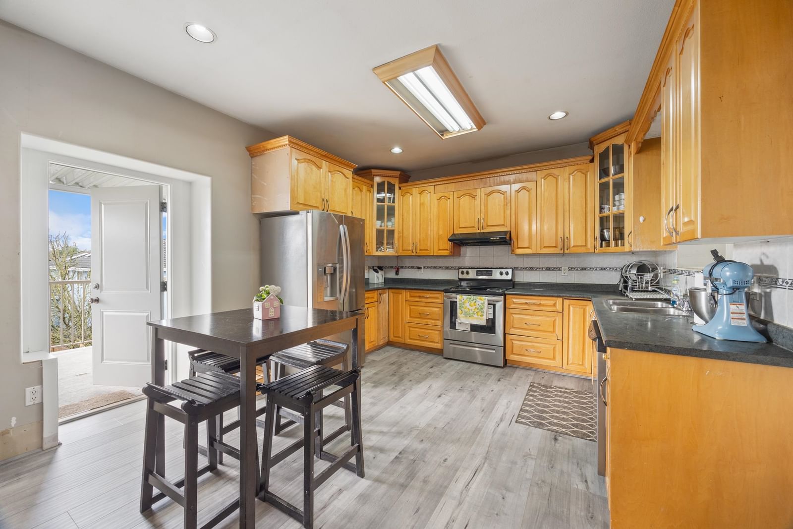 Listing Image 12