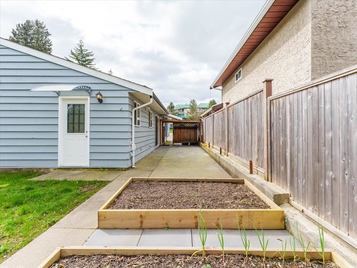 Listing Image 17