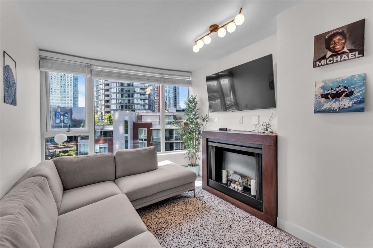 Listing Image 1