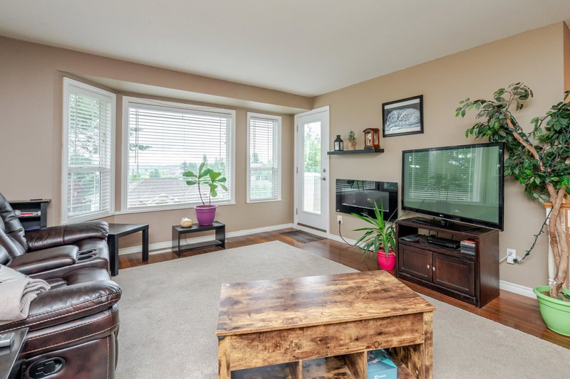35543 Dina Place, Abbotsford, V3G 1L7 | Image 3